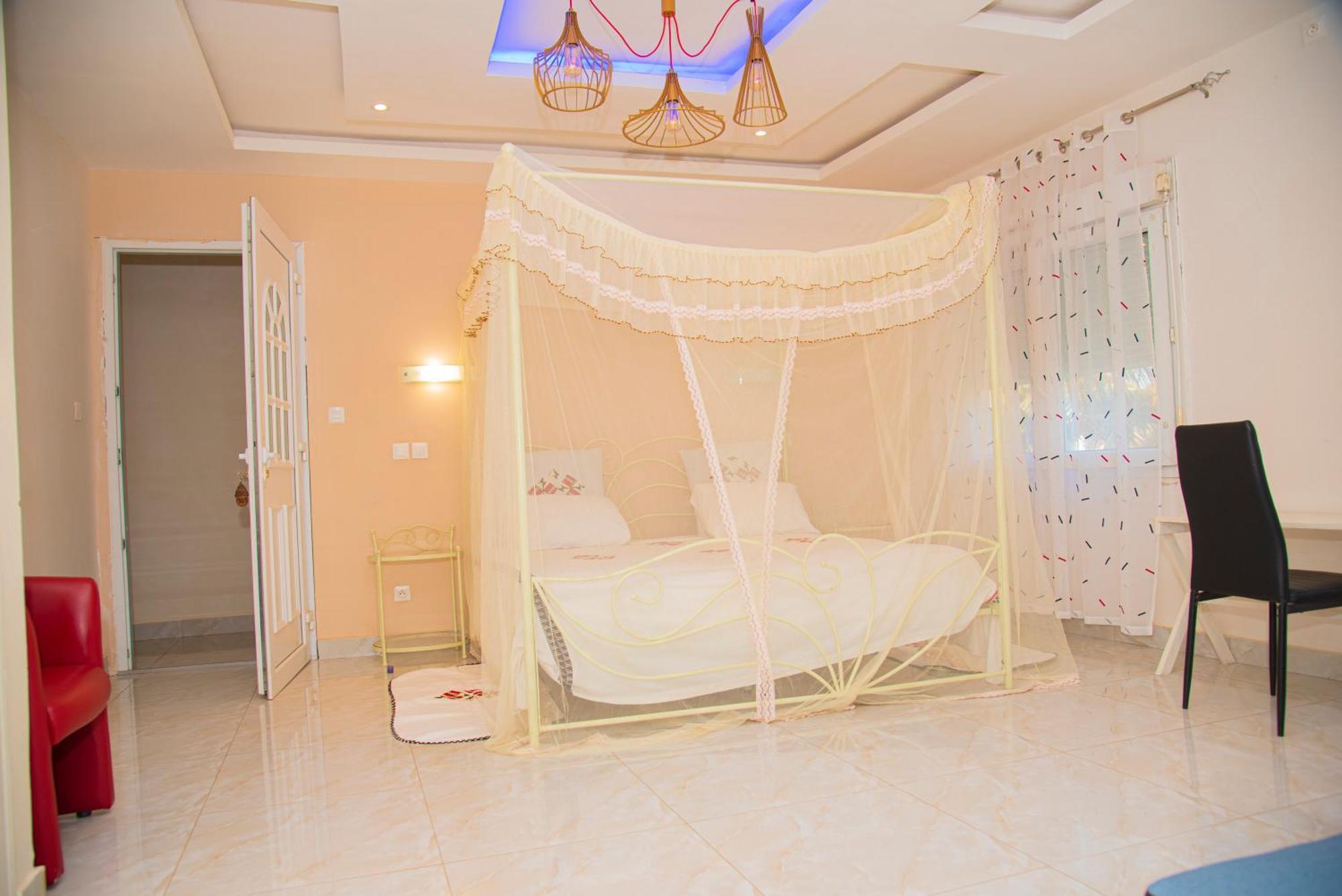 Chambres D'Hotes Villa Luciana Saly Esterno foto